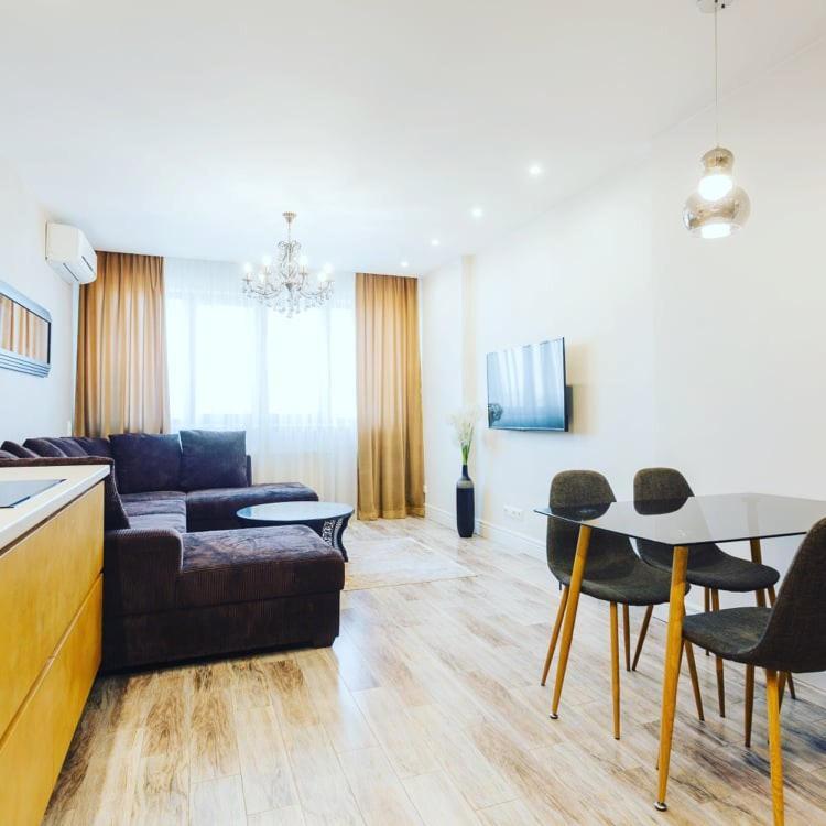 Vip 2 Rooms 75M2 Center Of Obolon Near River Side 키예프 외부 사진